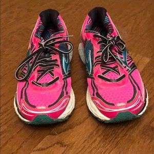 Brook running shoes